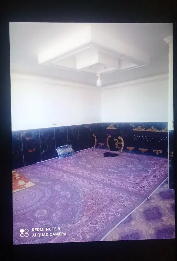 خانه مسکونی دارای دامداری