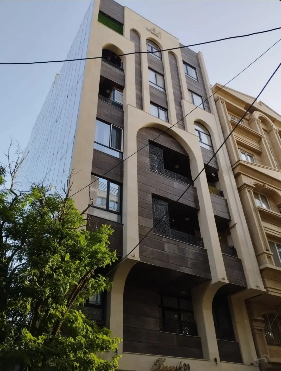 آپارتمان ۹۷ متری  خیابان چهارباغ نوساز کلید نخورده