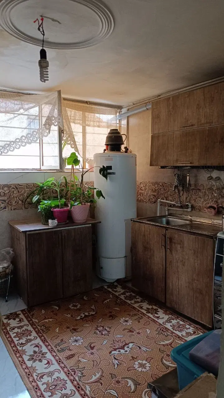 واحد فروشی کوچه صدهزاری