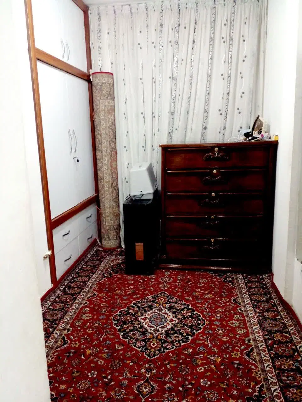 آپارتمان  مهر ۹۸ حاشیه جمهوری نبش ۴۵