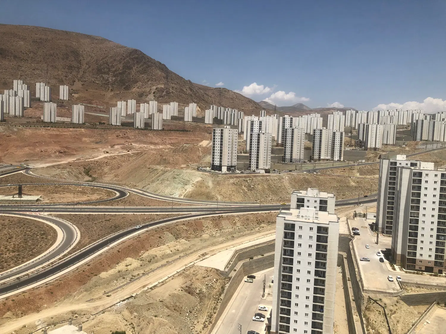 پردیس فاز۱۱ زون۳متراژ۸۶دوخوابه