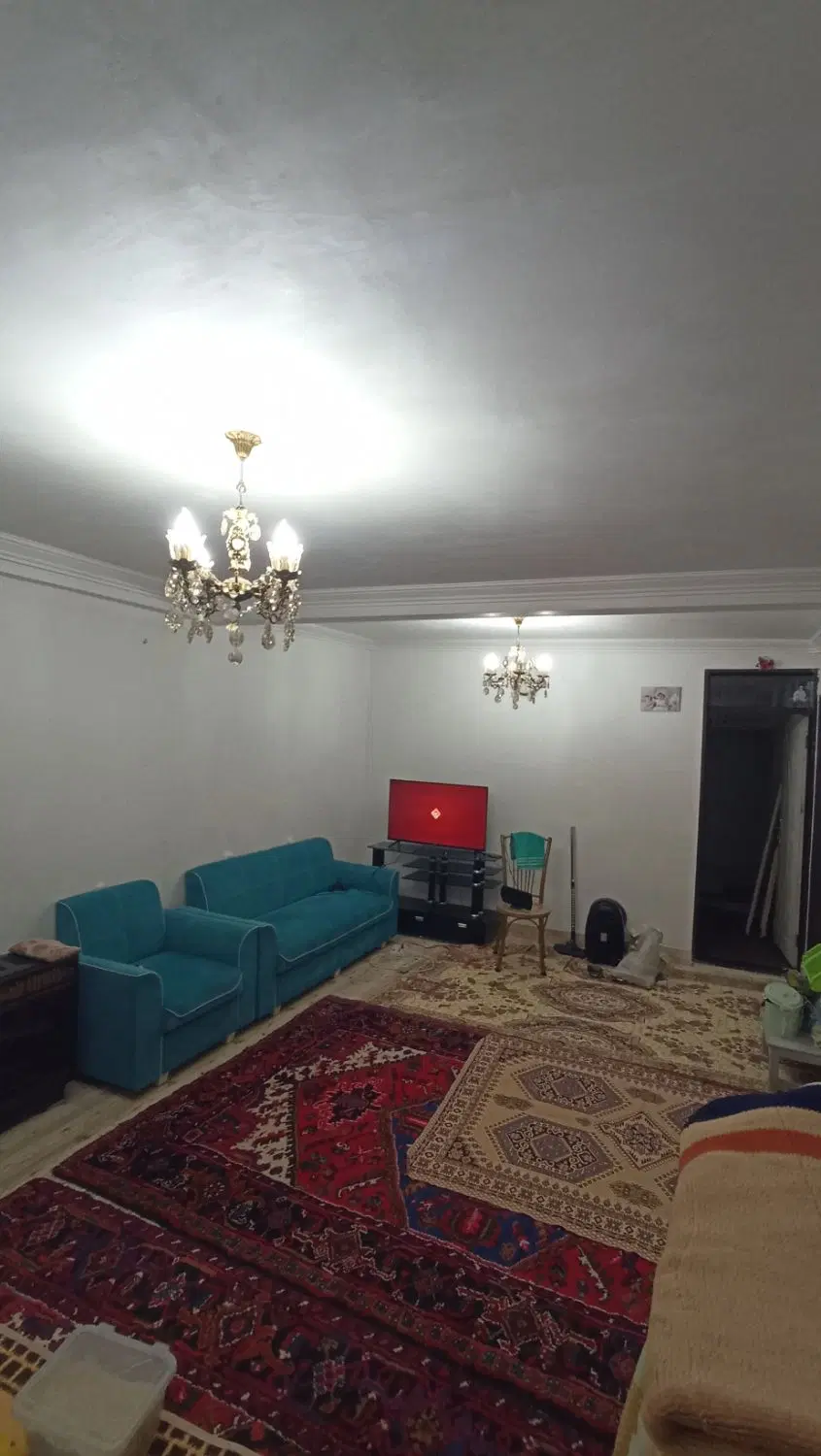 واحد 70 متری طالقانی