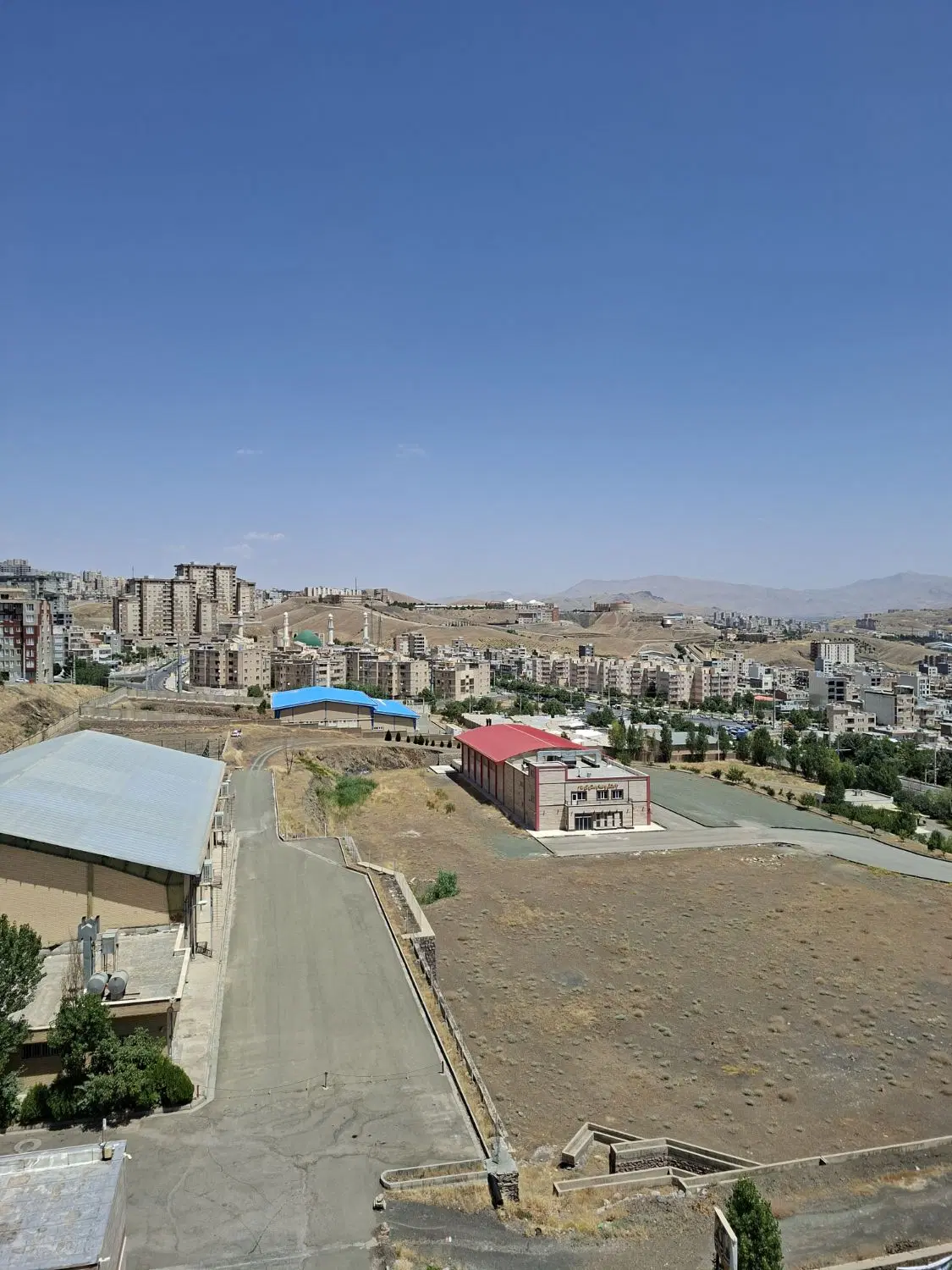 آپارتمان مسکن مهر باران 4 طبقه 7 دو خوابه 86متری