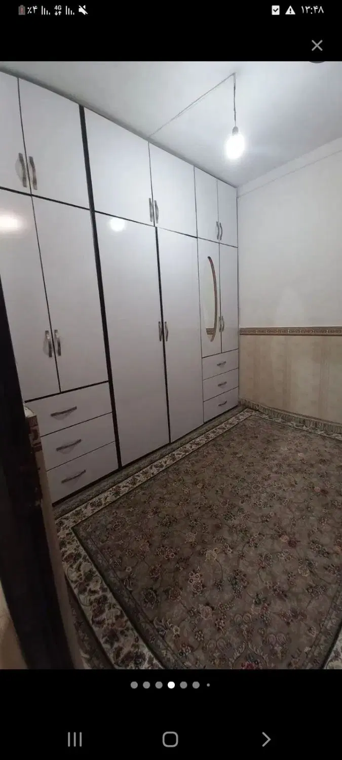 ملک فروشی