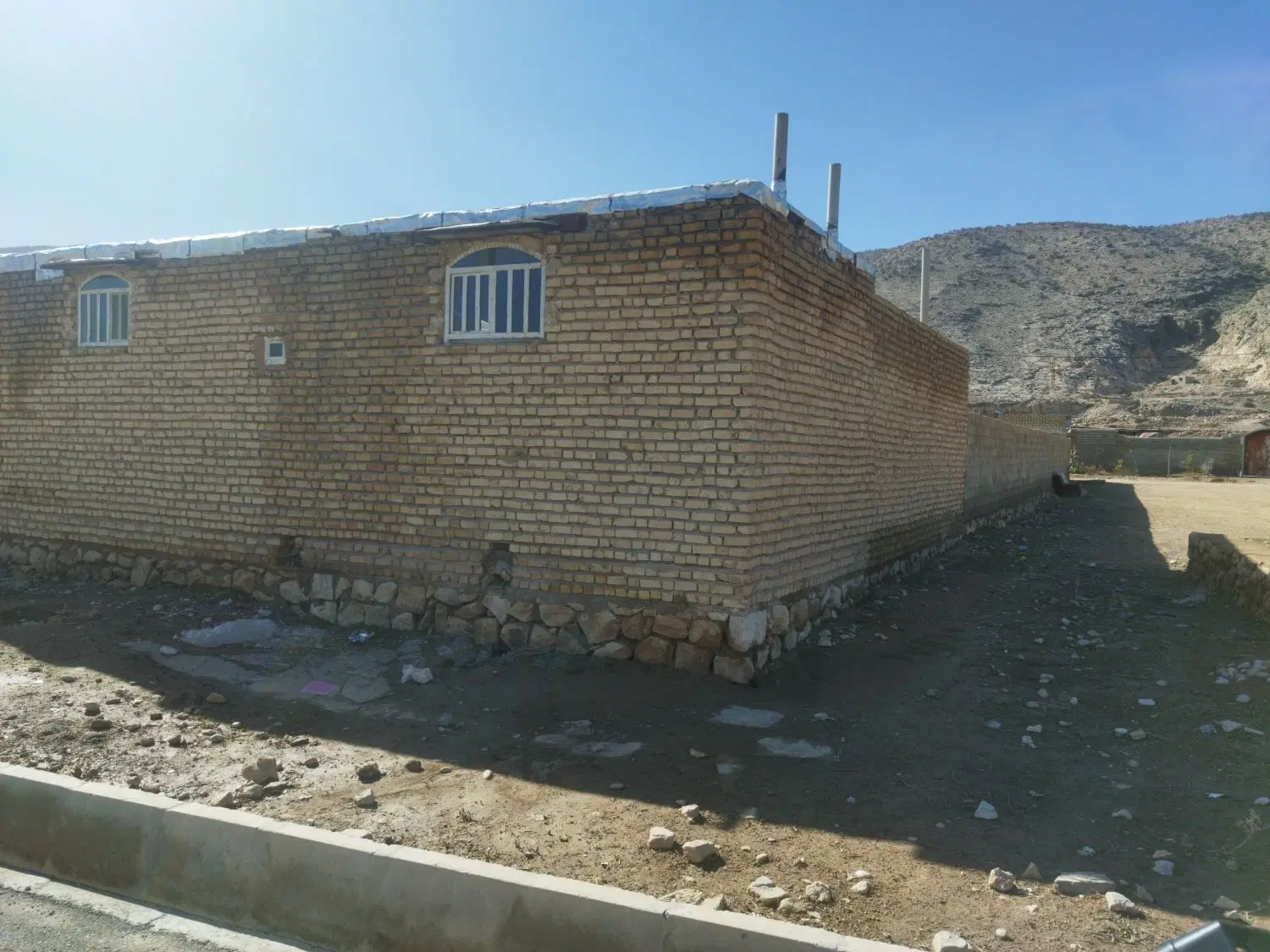 خونه ویلایی نیمه کاره