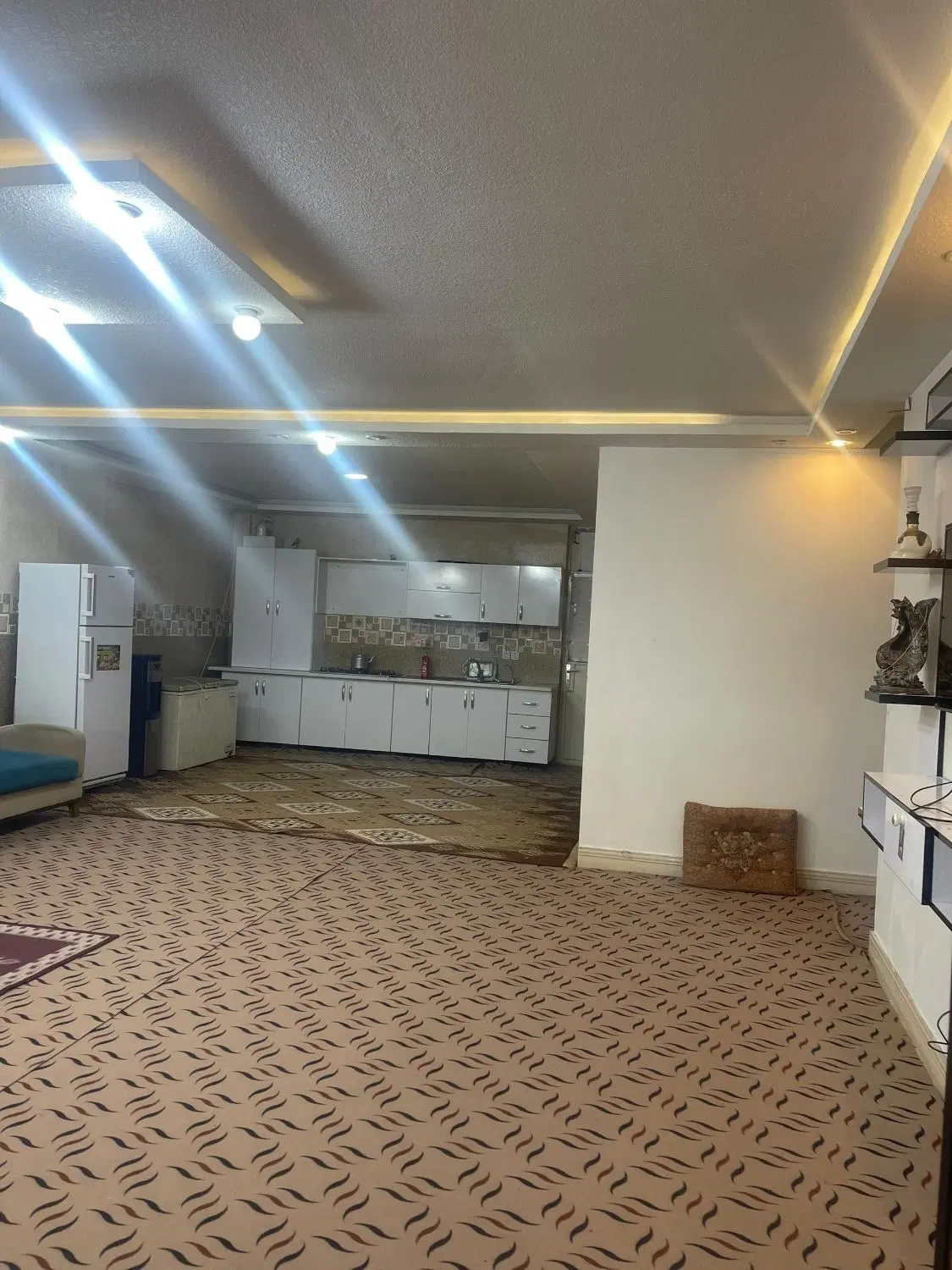 دلوار. خیابان دوشنبه بازار رو به رو دکتر قاسمی