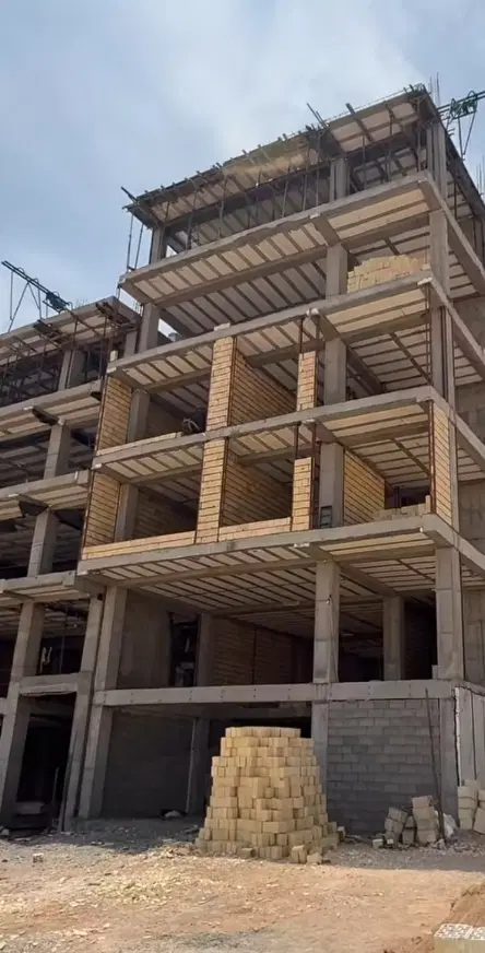پیش فروش۱۶۰متری تحویل 1ساله