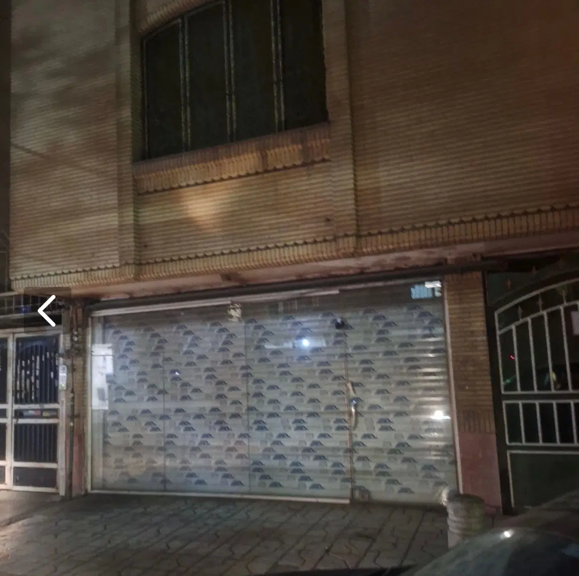 مغازه تجاری با موقعیت مکانی روبروی بیمارستان