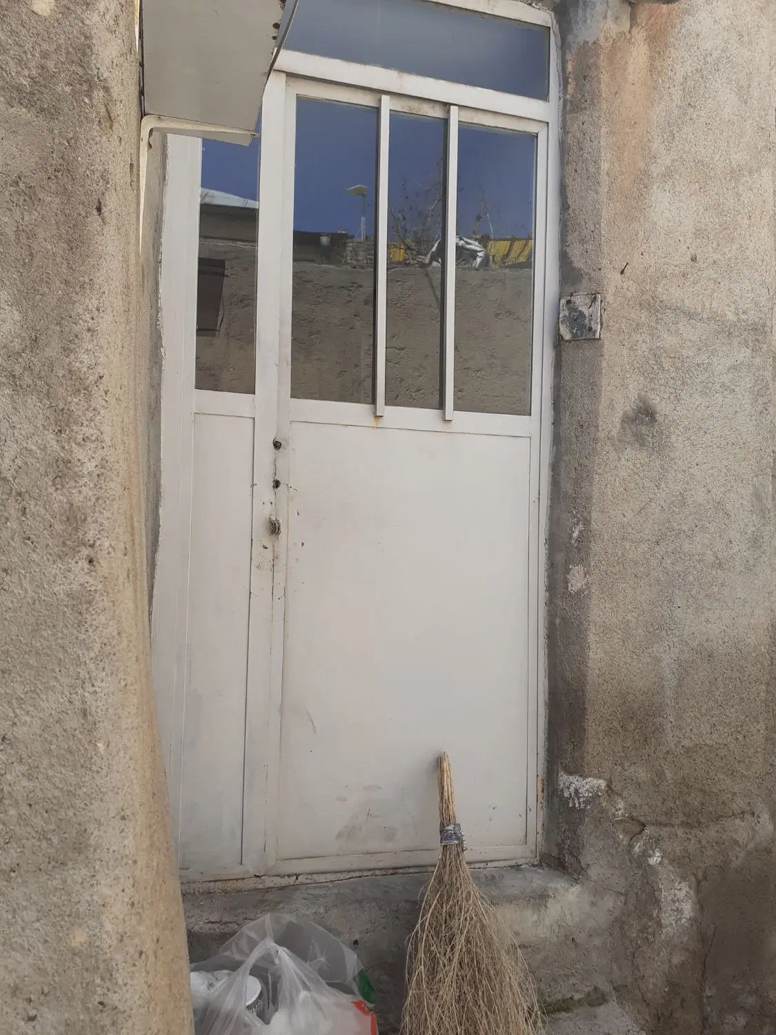 فروش منزل مسکونی و کوچک نقلی