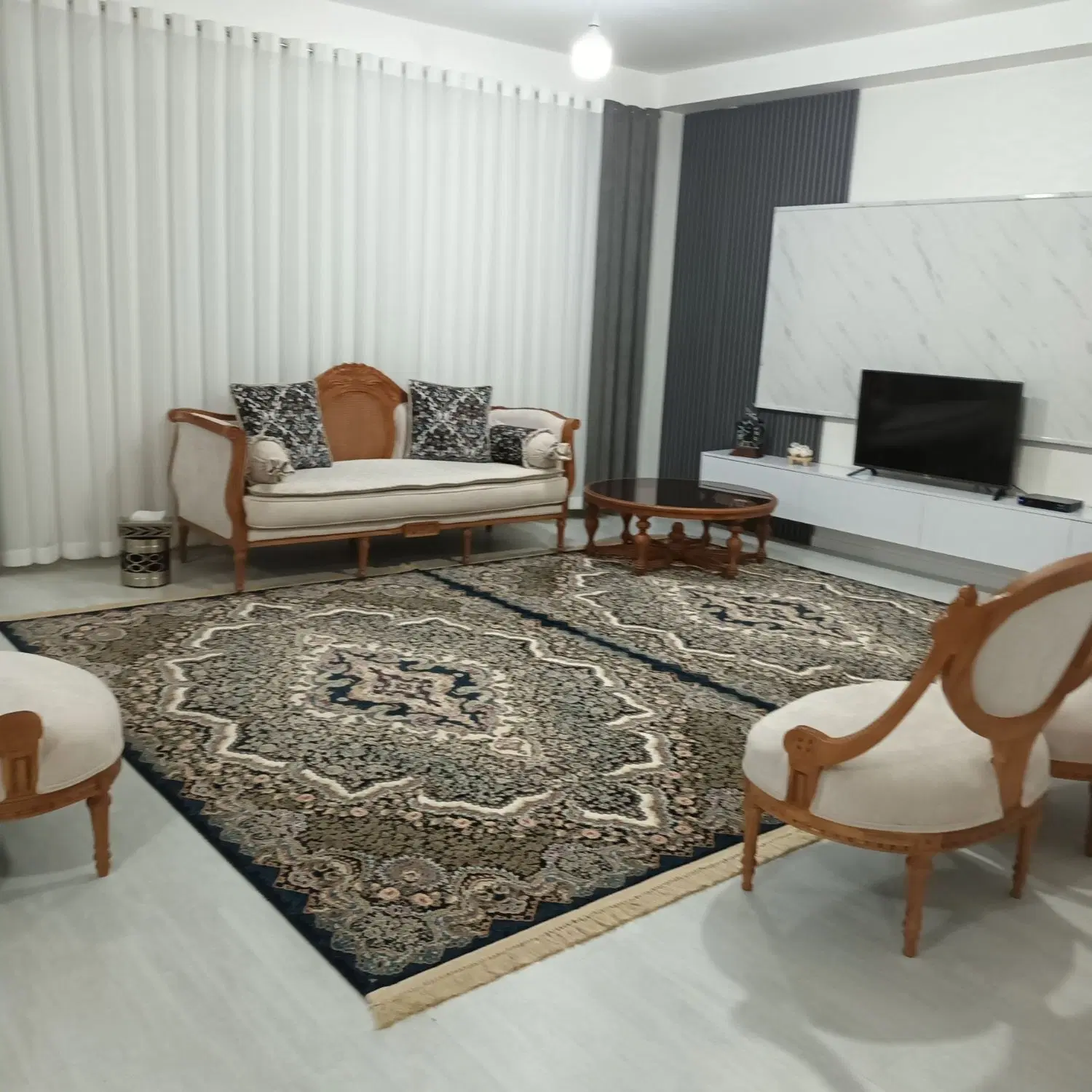 آپارتمان95متری طبقه دوم بلوک 8 کوثر