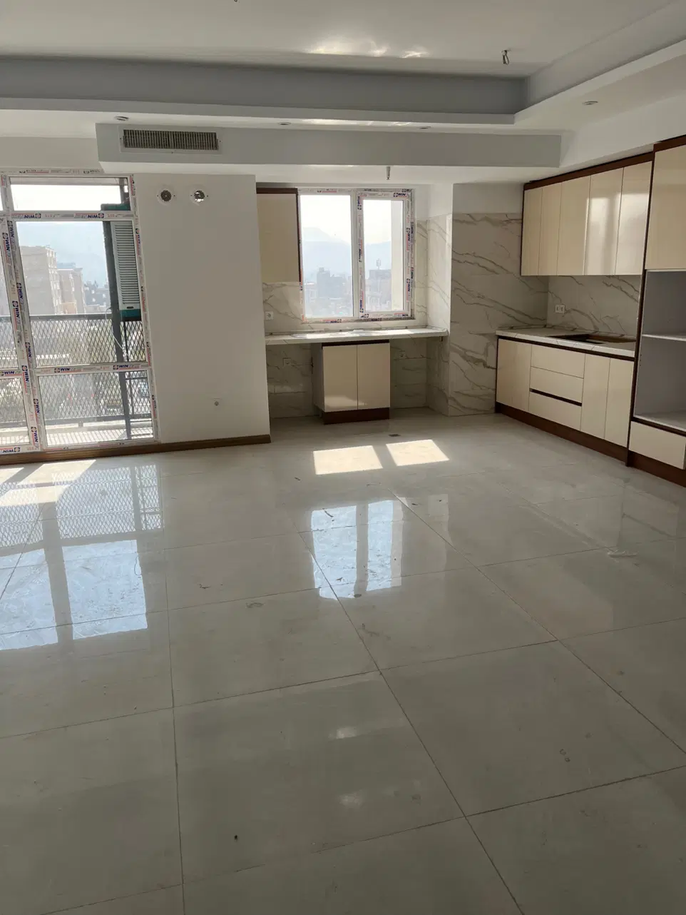 آ‌پارتمان ۹۴ متری فول امکانات لوکس