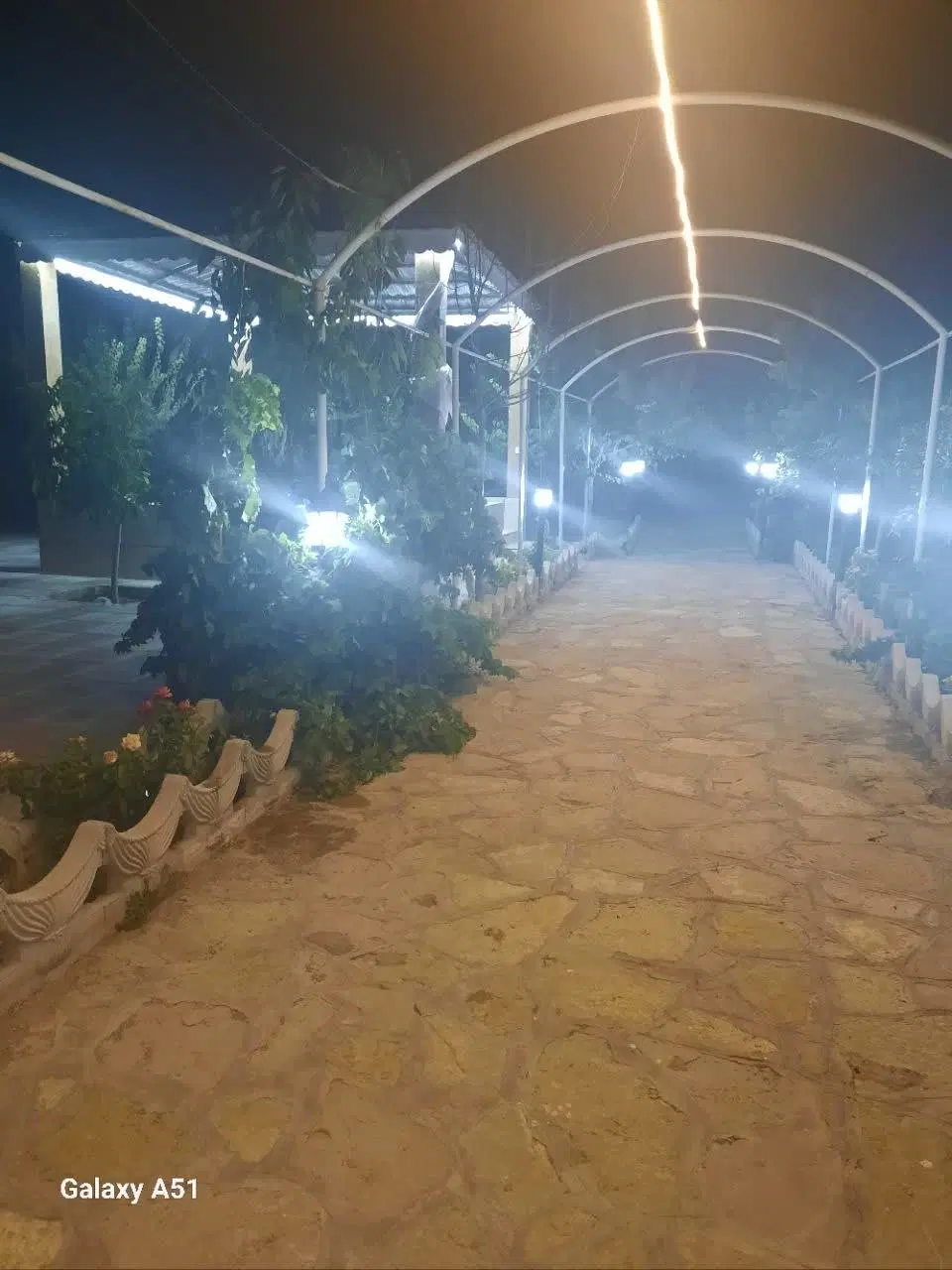 باغ مرتب و قابل سکونت در چنار سوخته