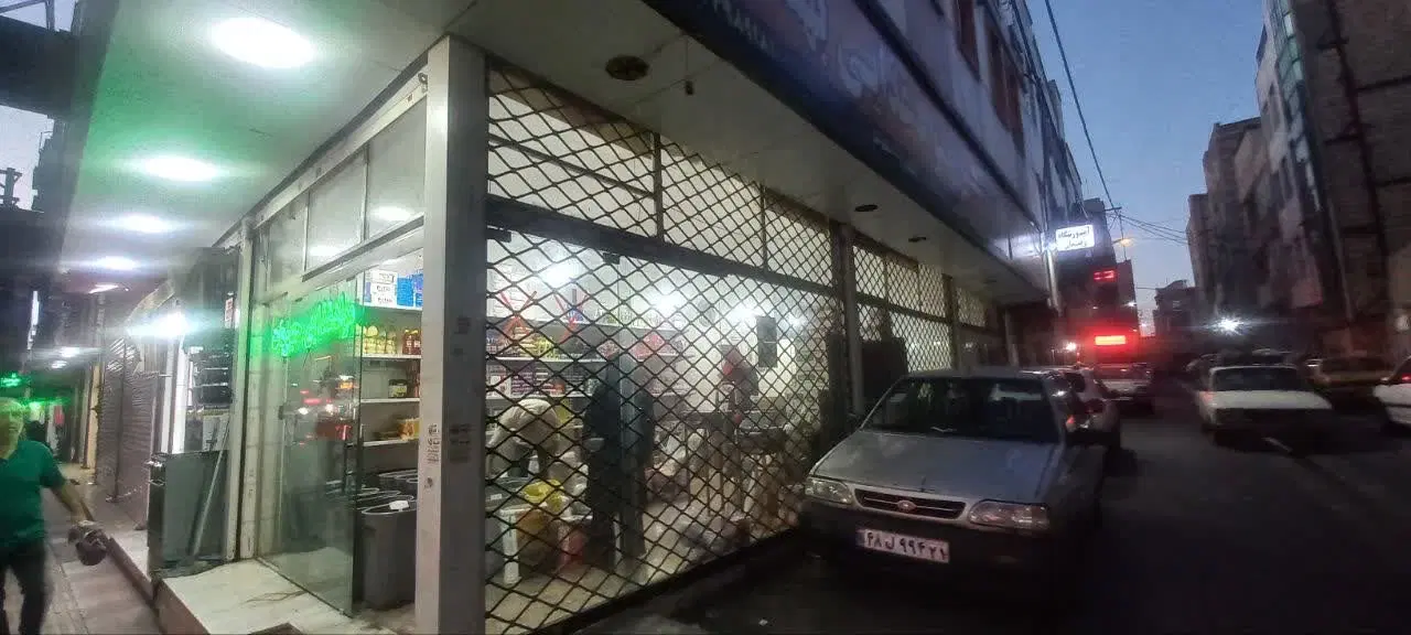 مغازه ۶۰ متری خیابان امام