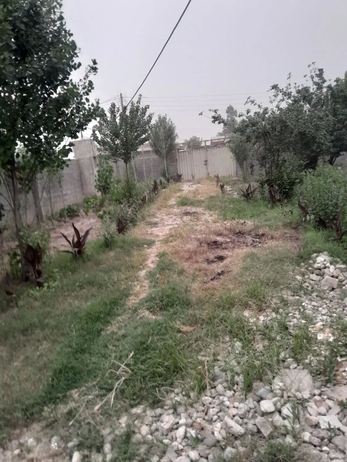 فروش ملک مسکونی باخانه ویلایی ۱۲۰متری و۴۶۰مترحیاط