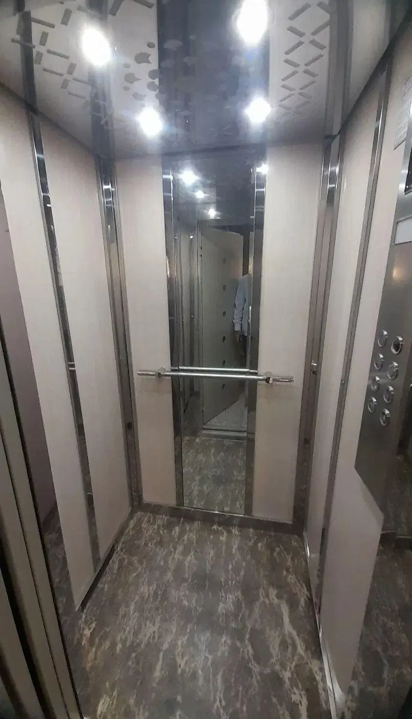 ۶۳ متر تکواحدی با پارکینگ جمهوری آذربایجان