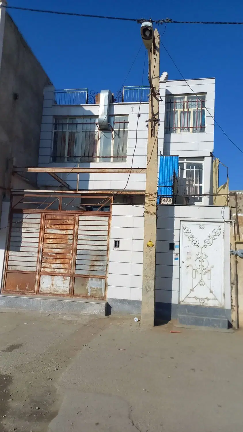 فروش خانه ویلایی در حصار مطهری همدان