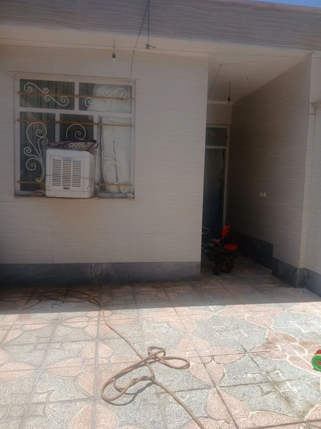 خانه ویلایی حسین آباد خیابان باغ