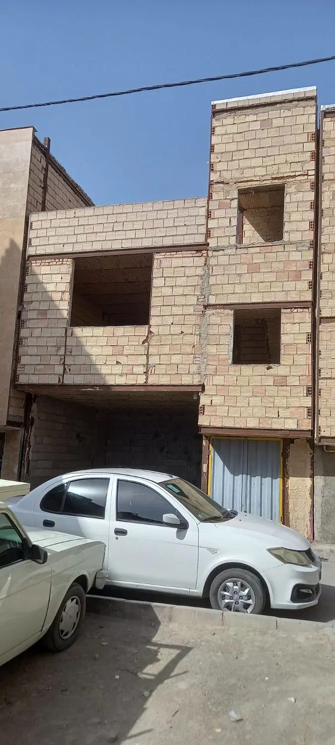 آپارتمان دوطبقه با پارکینگ