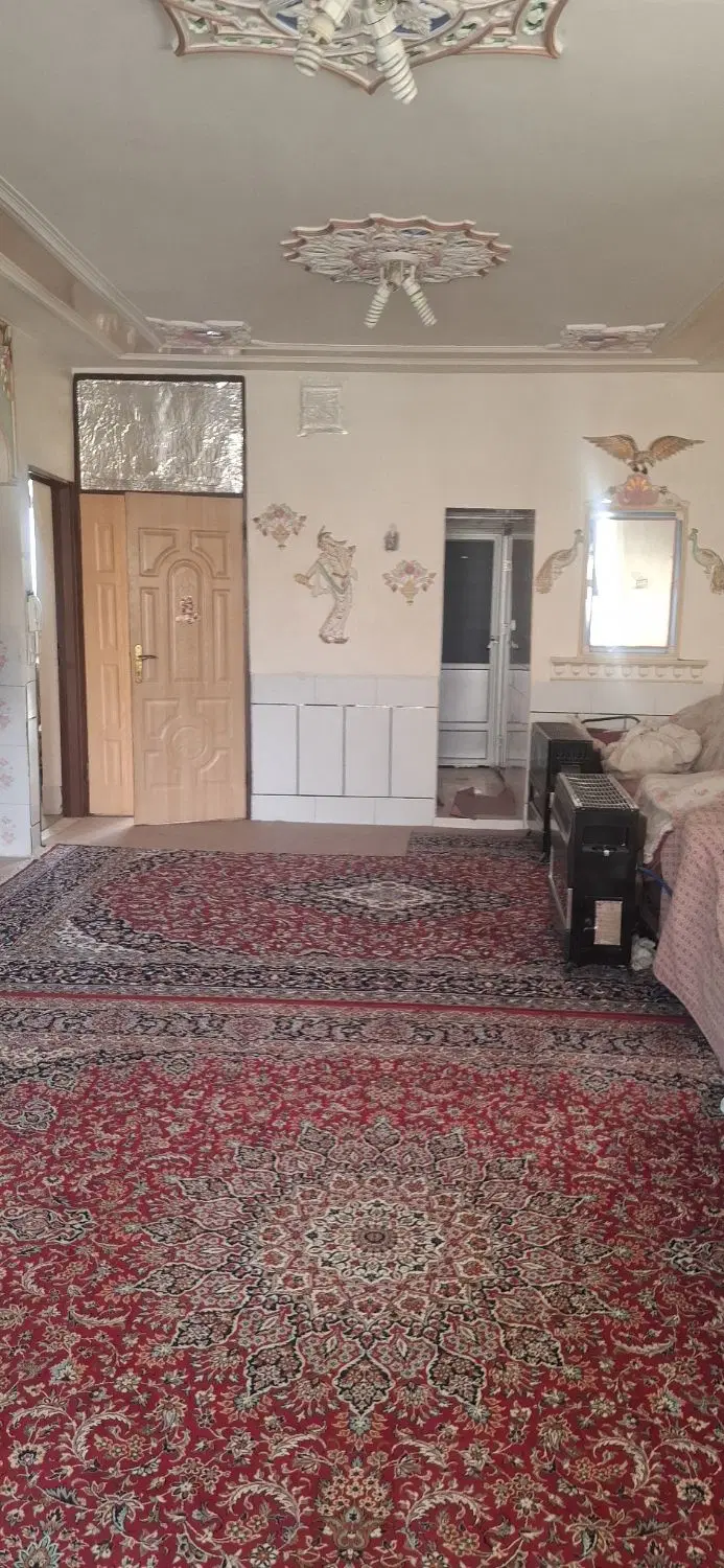 منزی‌مسکونی‌سه‌طبقه