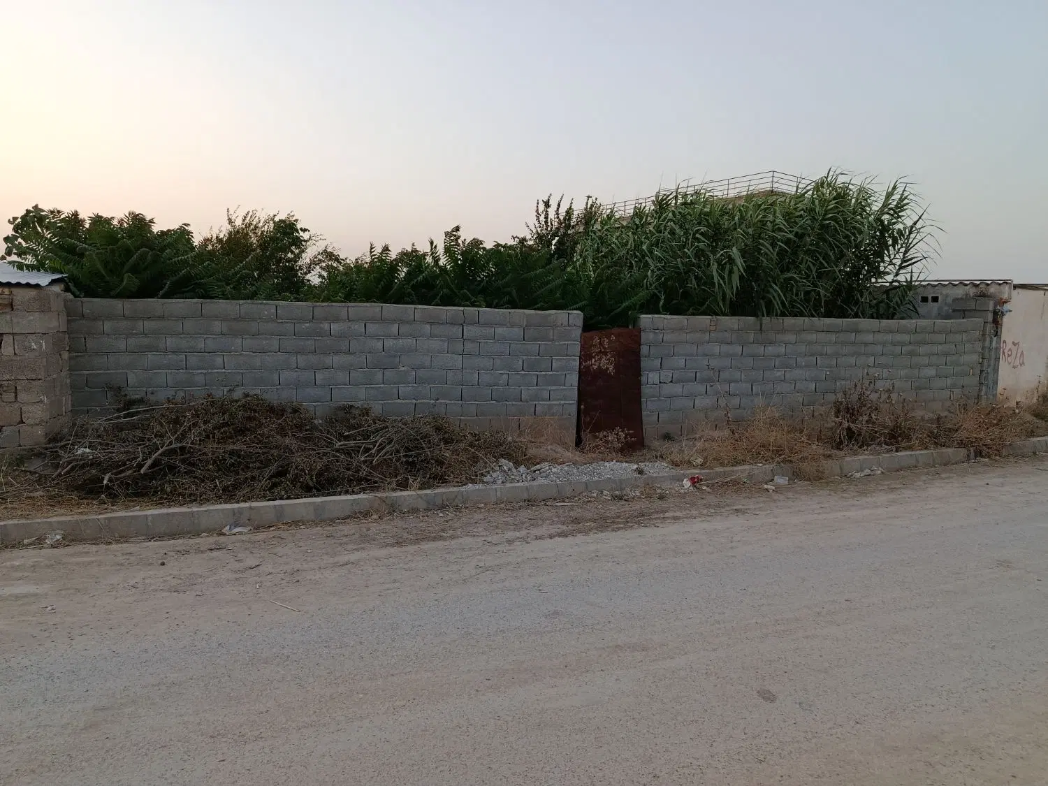 زمین مسکونی با امتیازات کامل 330متر