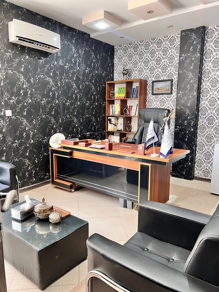 همکار وکیل جهت مشارکت در اجاره دفتر
