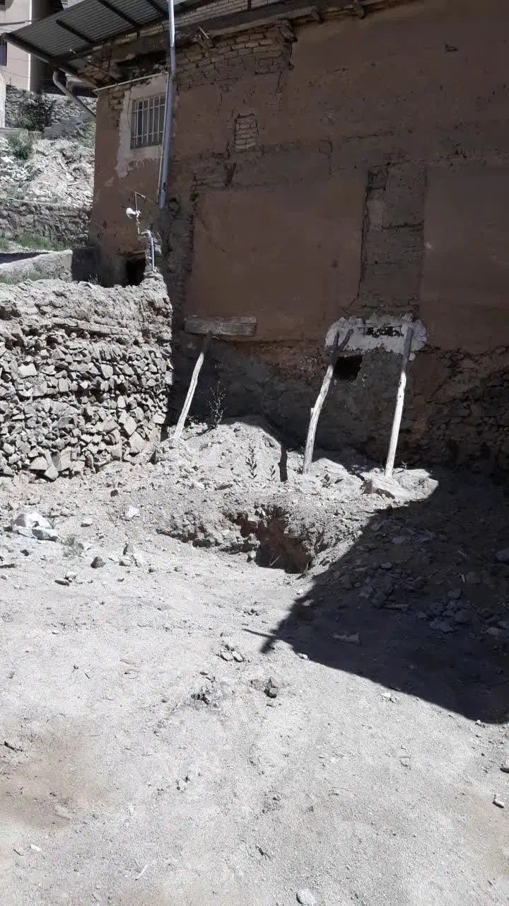 زمین با مجوز ساخت