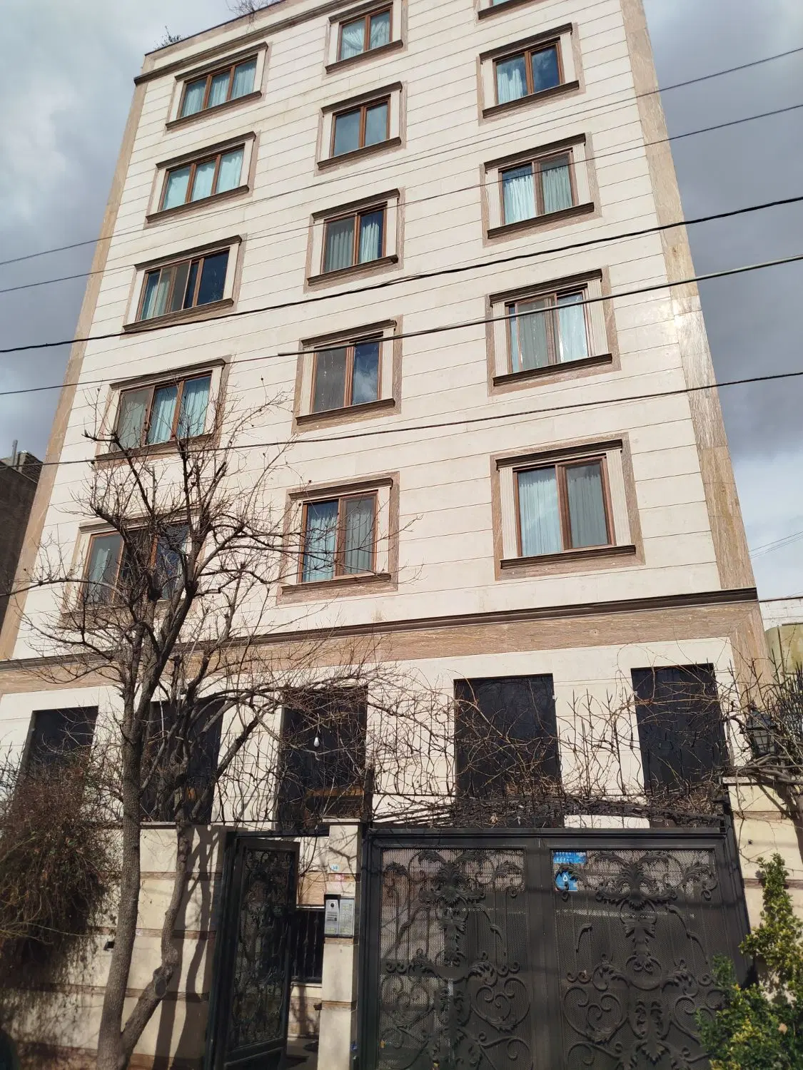 تاپ لوکیشن کامرانیه شمالی، ۱۸۰ متر، پول لازم