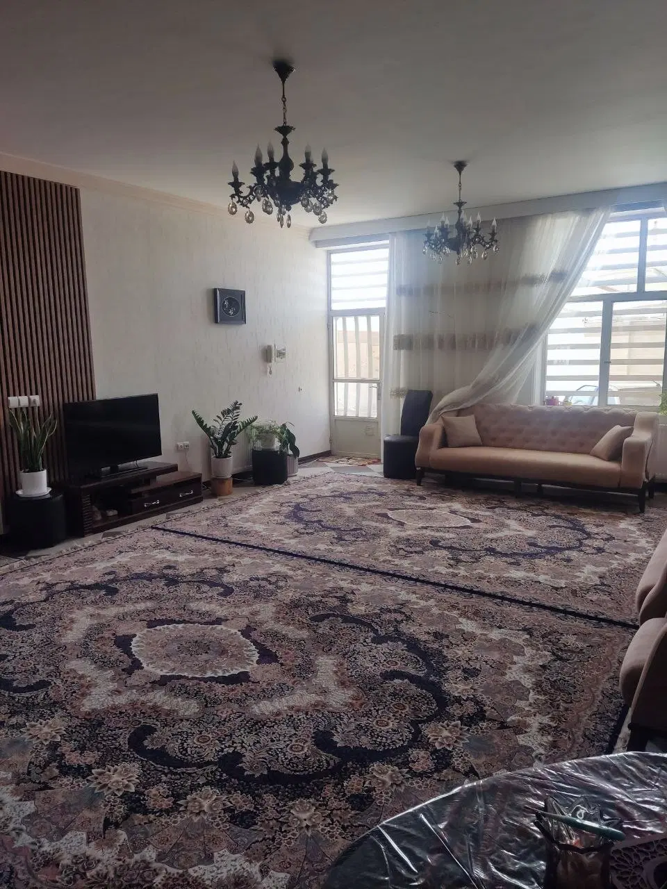 فروش ویلایی واقع در شرف اباد