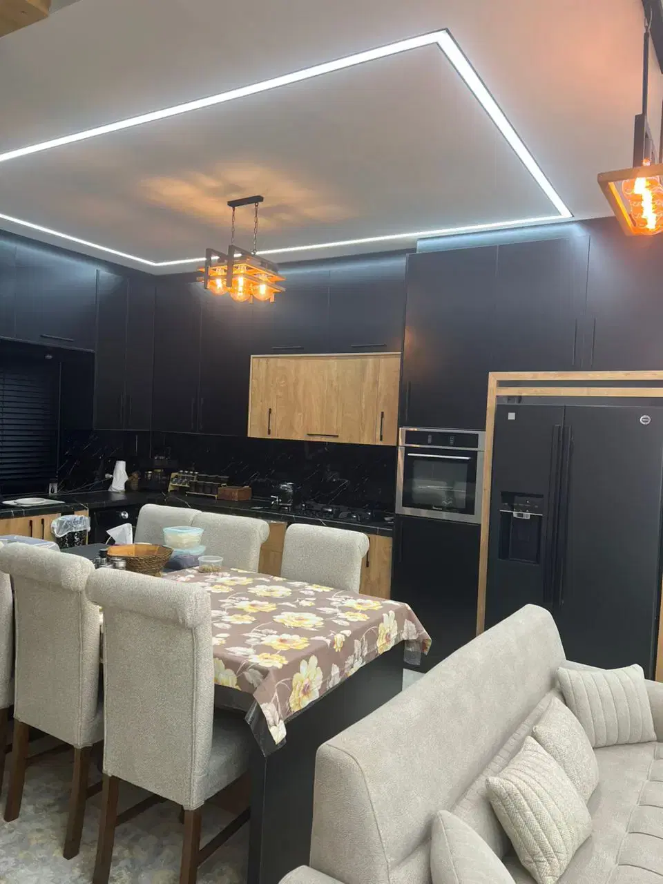 فروش ویلا_استخردار_چهارخواب_ متل قو