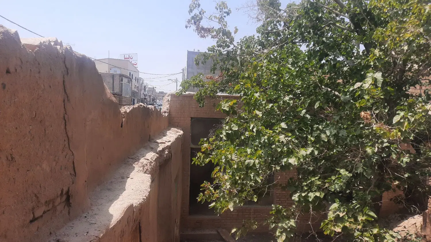 زمین تجاری مسکونی (خانه گلنگی) سه نبش
