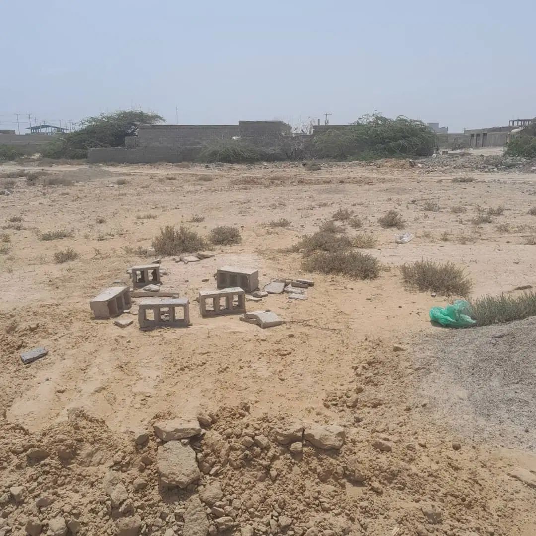 زمین فروشی کمب دوشنبه بازار