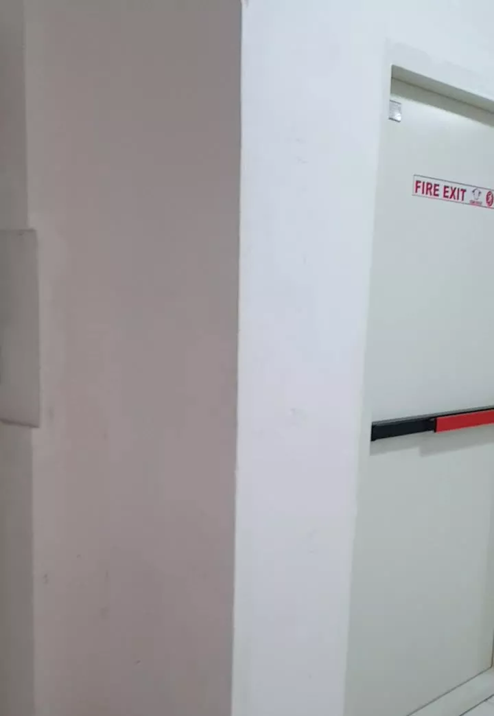 آپارتمان ۸۴ متری با پارکینگ مسقف فول واقعی