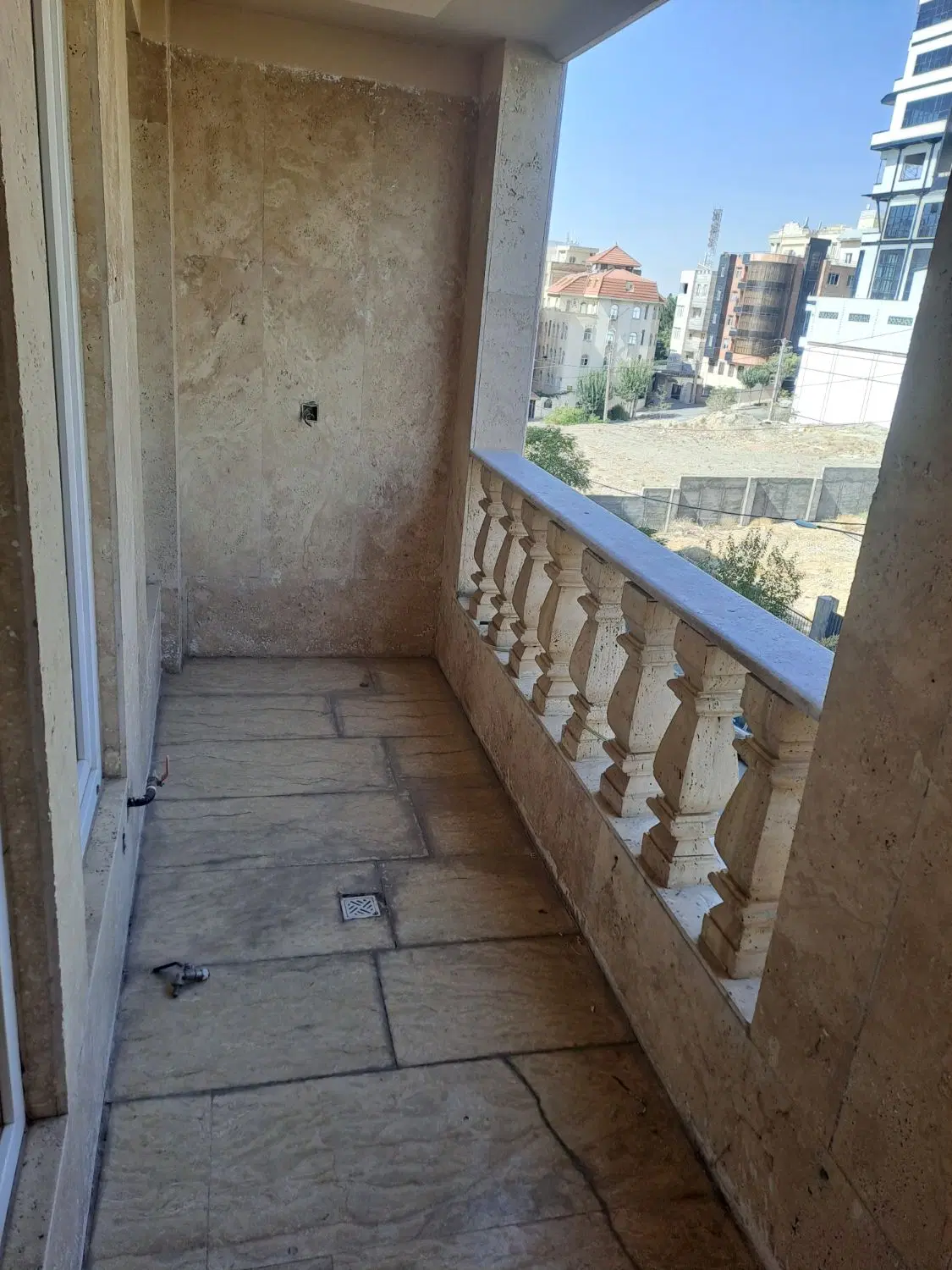 آپارتمان ۱۸۰ متری عظیمیه