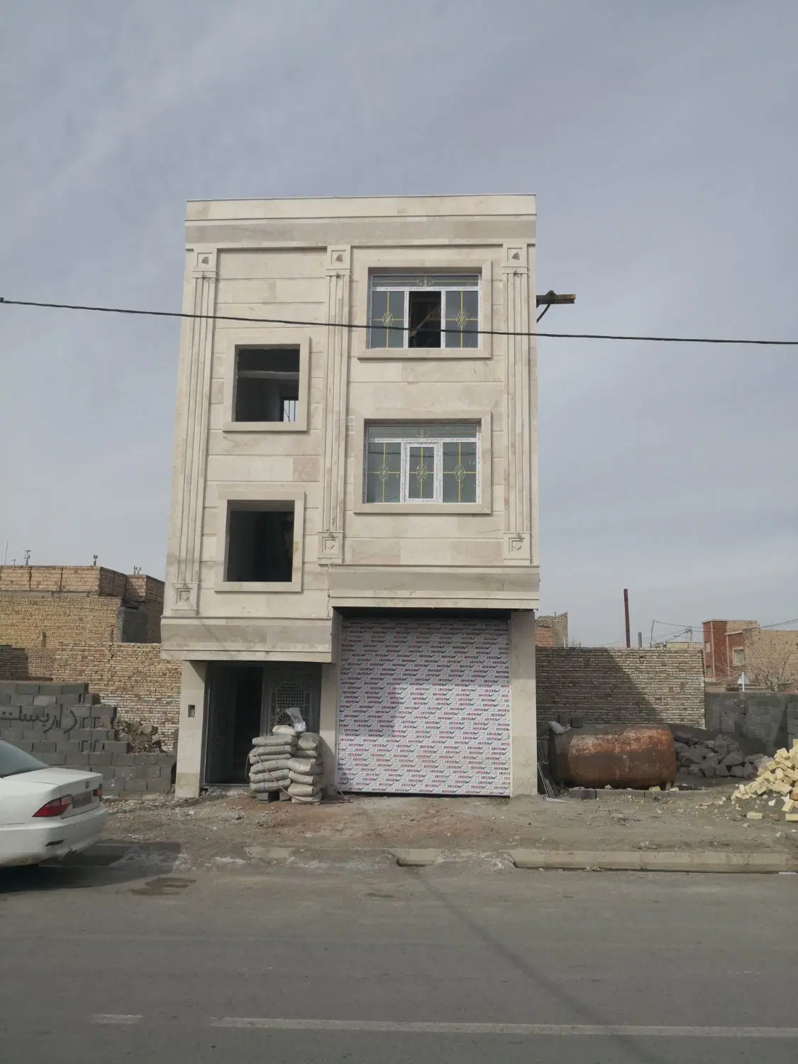 زمین فروشی  دو نبش حاجی اباد