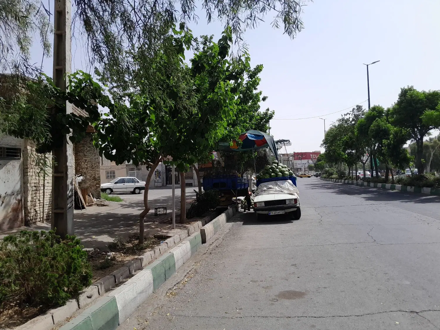 خانه کلنگی  بر خیابان مشرف به خیابان امام