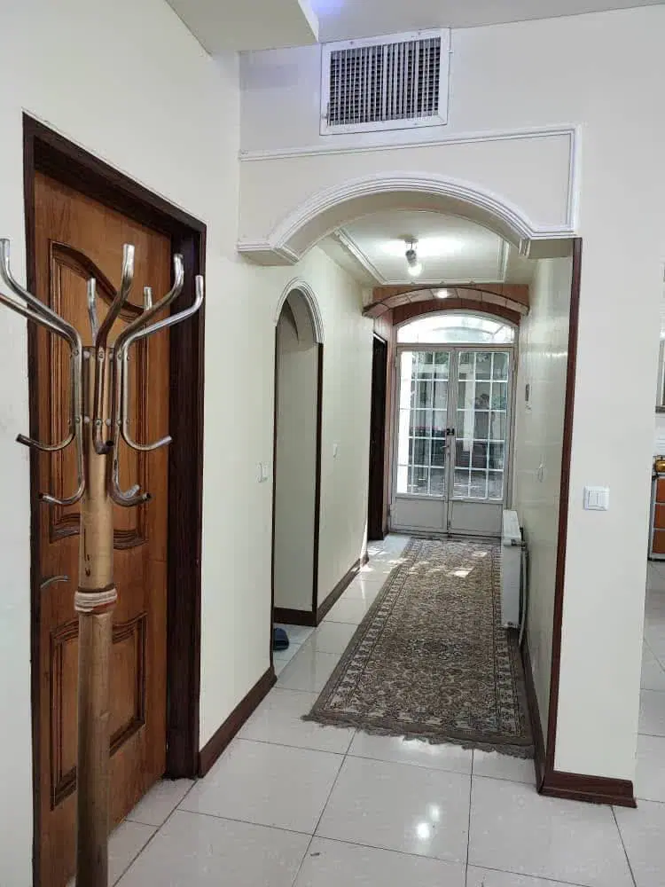 آپارتمان نبش سه راه سیمین