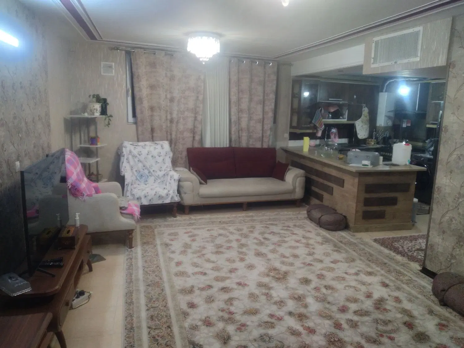نزدیک میدان پارسه