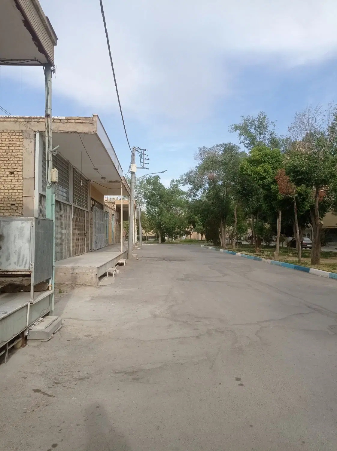 اجاره ی یک عدد مغازه برازنده