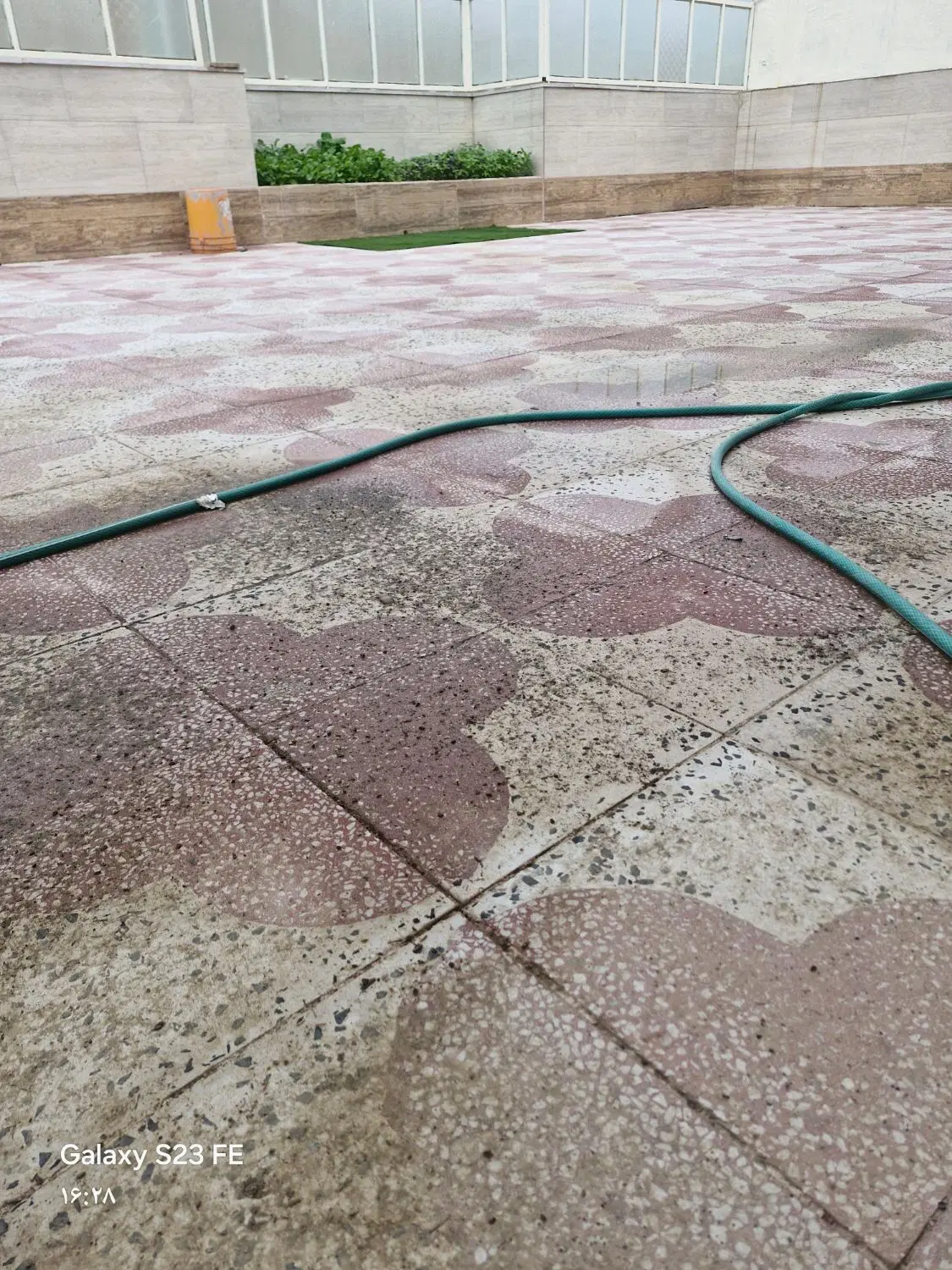 رهن کامل منزل مسکونی طبقه ۲ بسیار تمیز و بزرگ