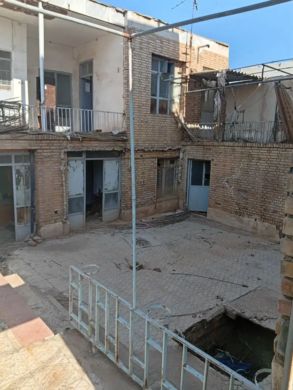 مشارکت  یا خرید محلات 3طبق 3واحد