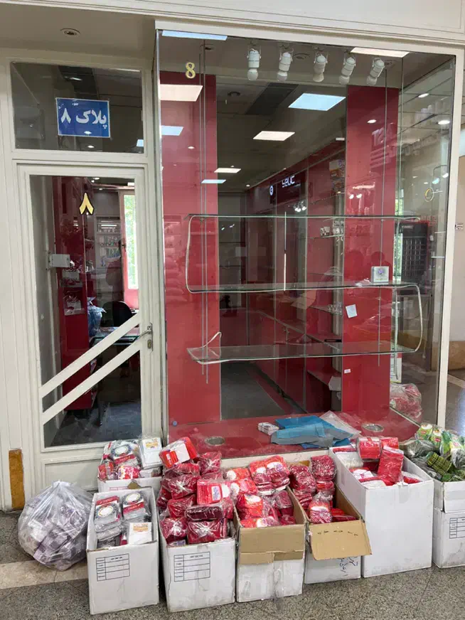 مغازه بازار مولوی بورس ظروف یکبار مصرف، بطری و جار