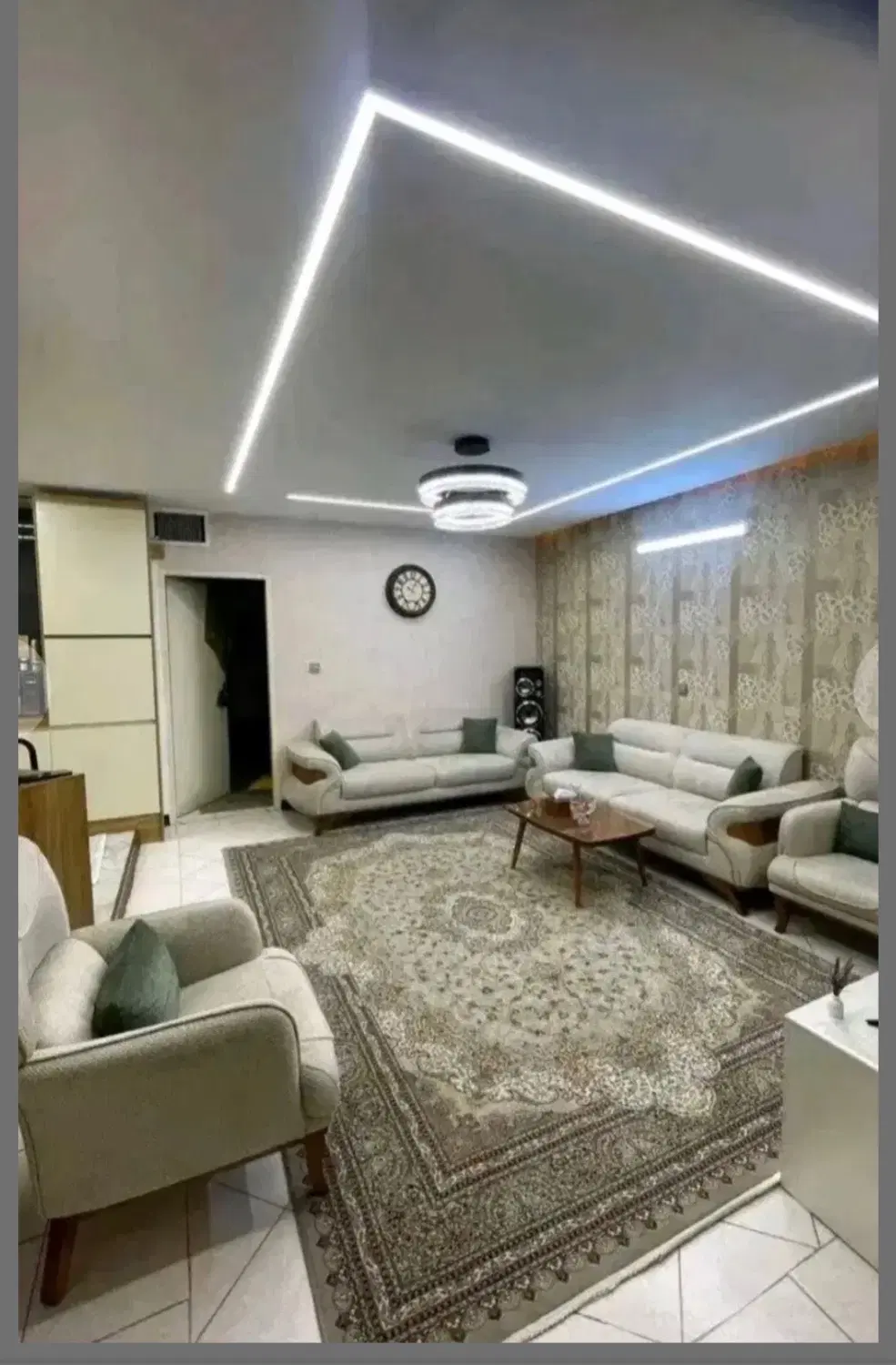 هم خونه خانم