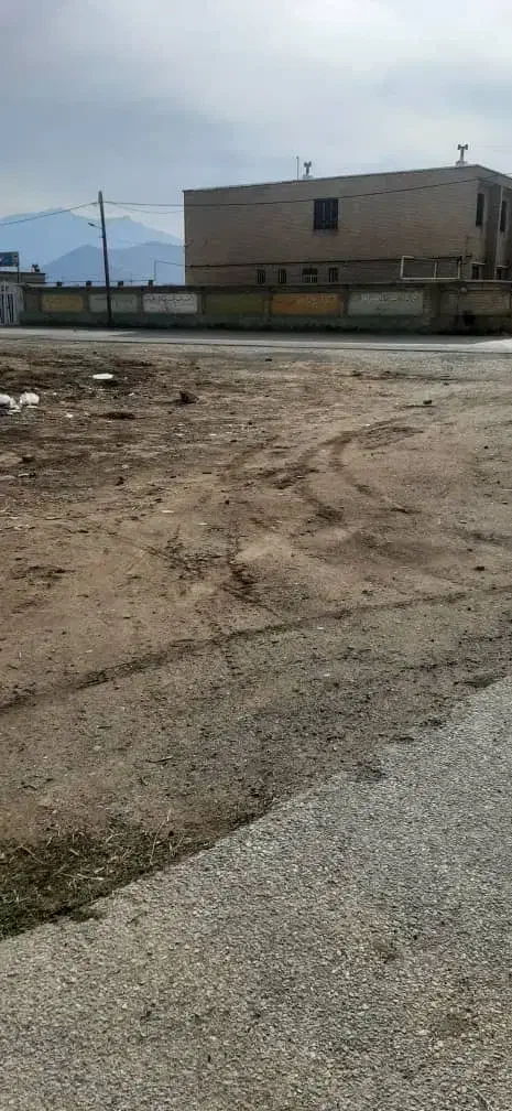 زمین فروشی