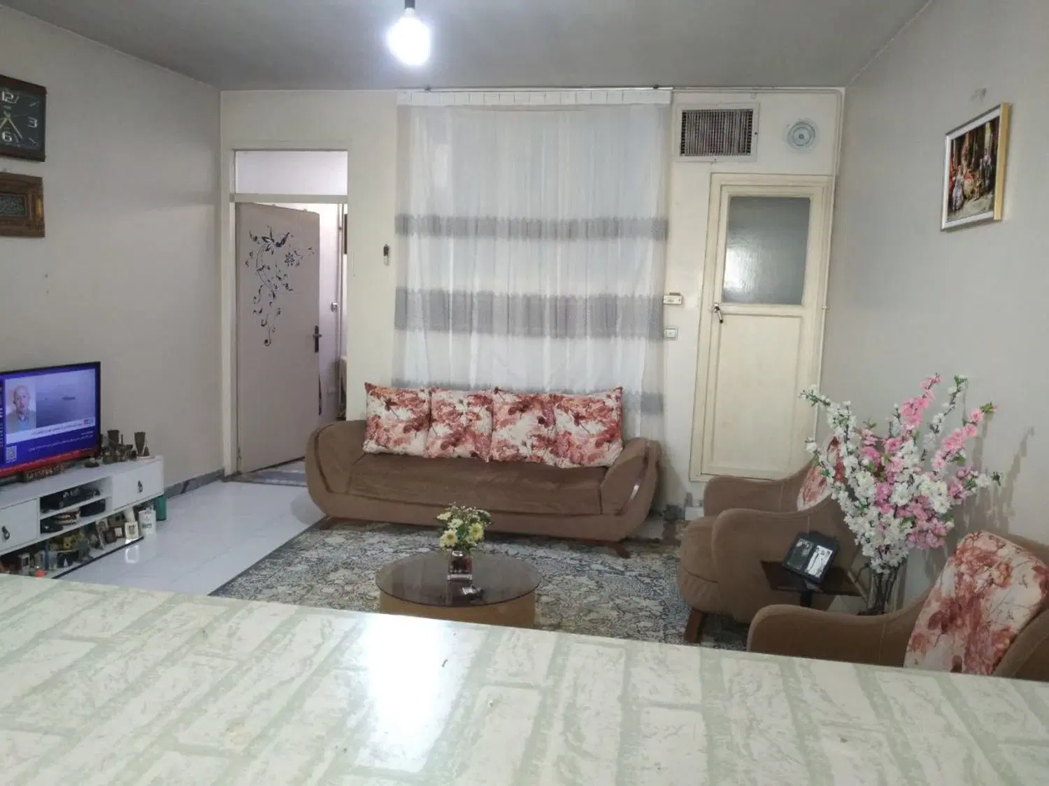 55متر طبقه سوم یکخوابه گل آرا جنوبی کلا ۶ واحدی