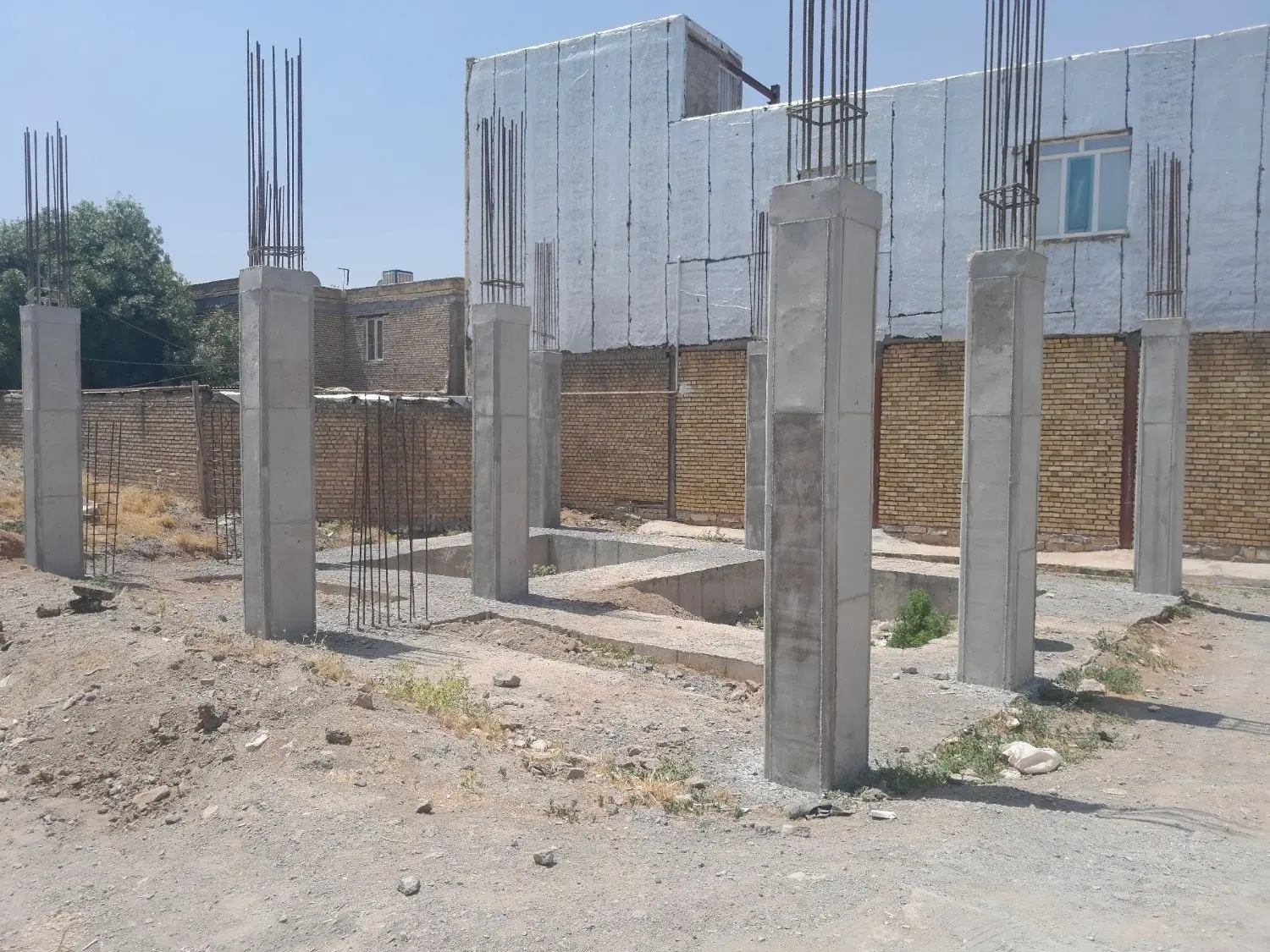 زمین در حال ساخت روستای عمرمل