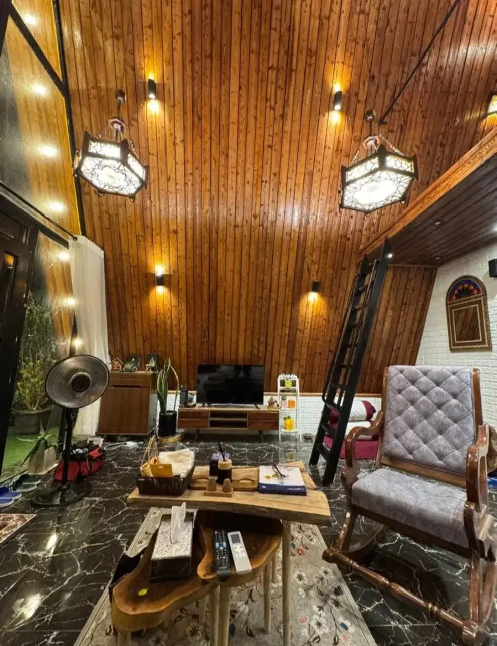 اجاره کلبه سویسی وان جکوزی روباز چهارفصل محمودآباد
