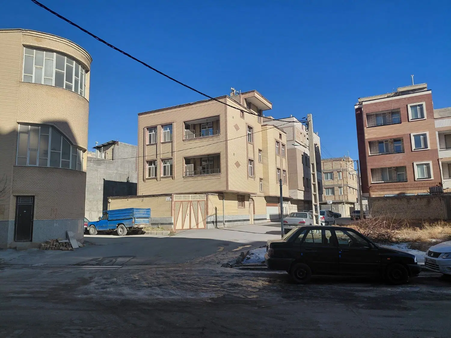 فروش ساختمان ۳ طبقه بلوار معلم مجاهدان