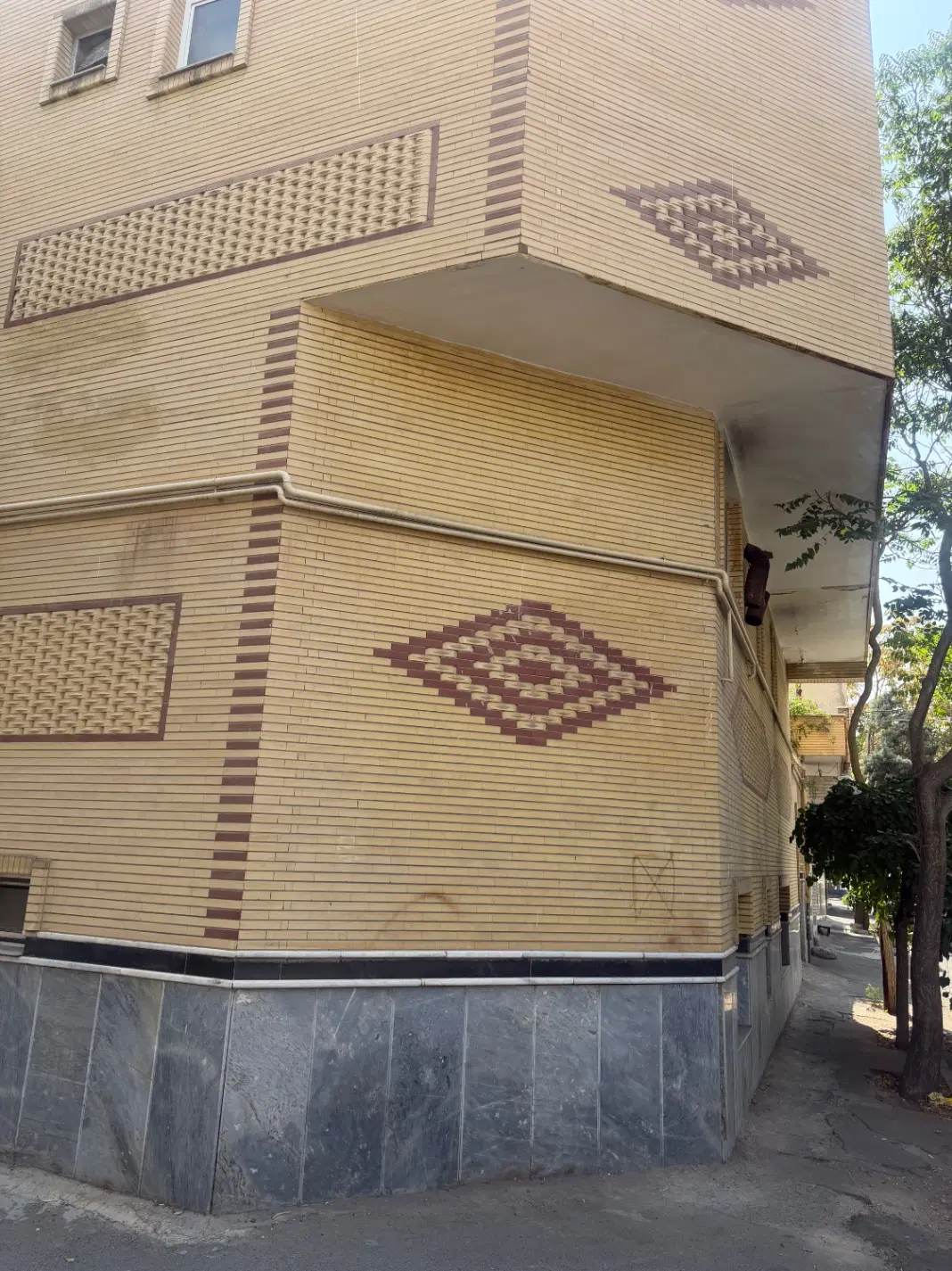 فروش حیاط مسکونی