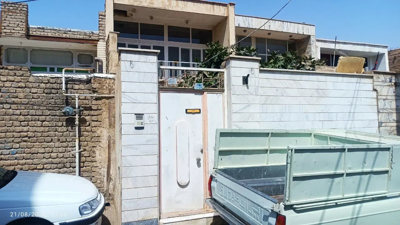 ۹۰ متر ویلایی دو طبقه خیابان امام