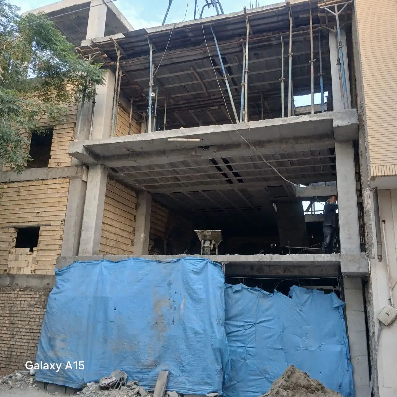 فروشی نیمه کار